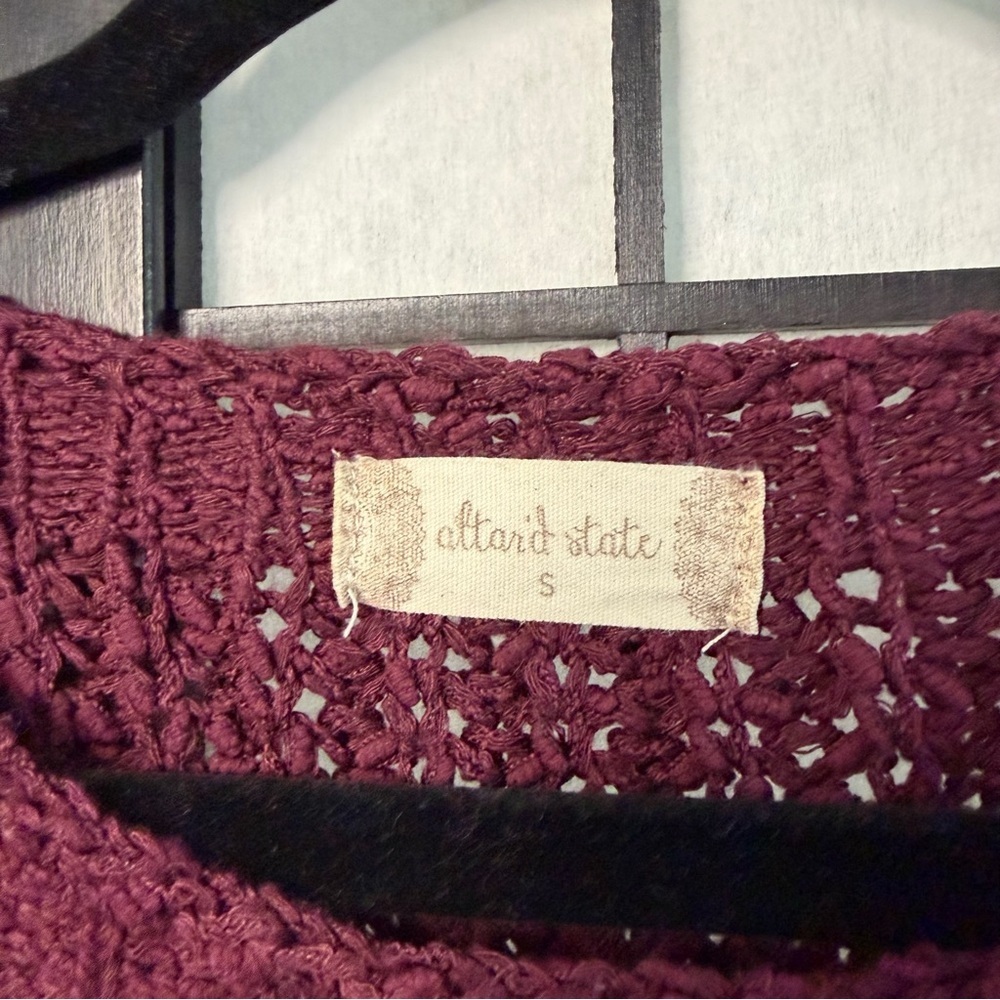 Altar'd State Maroon 1/4 Sleeve Fringed Sweater Small - Picture 2 of 2